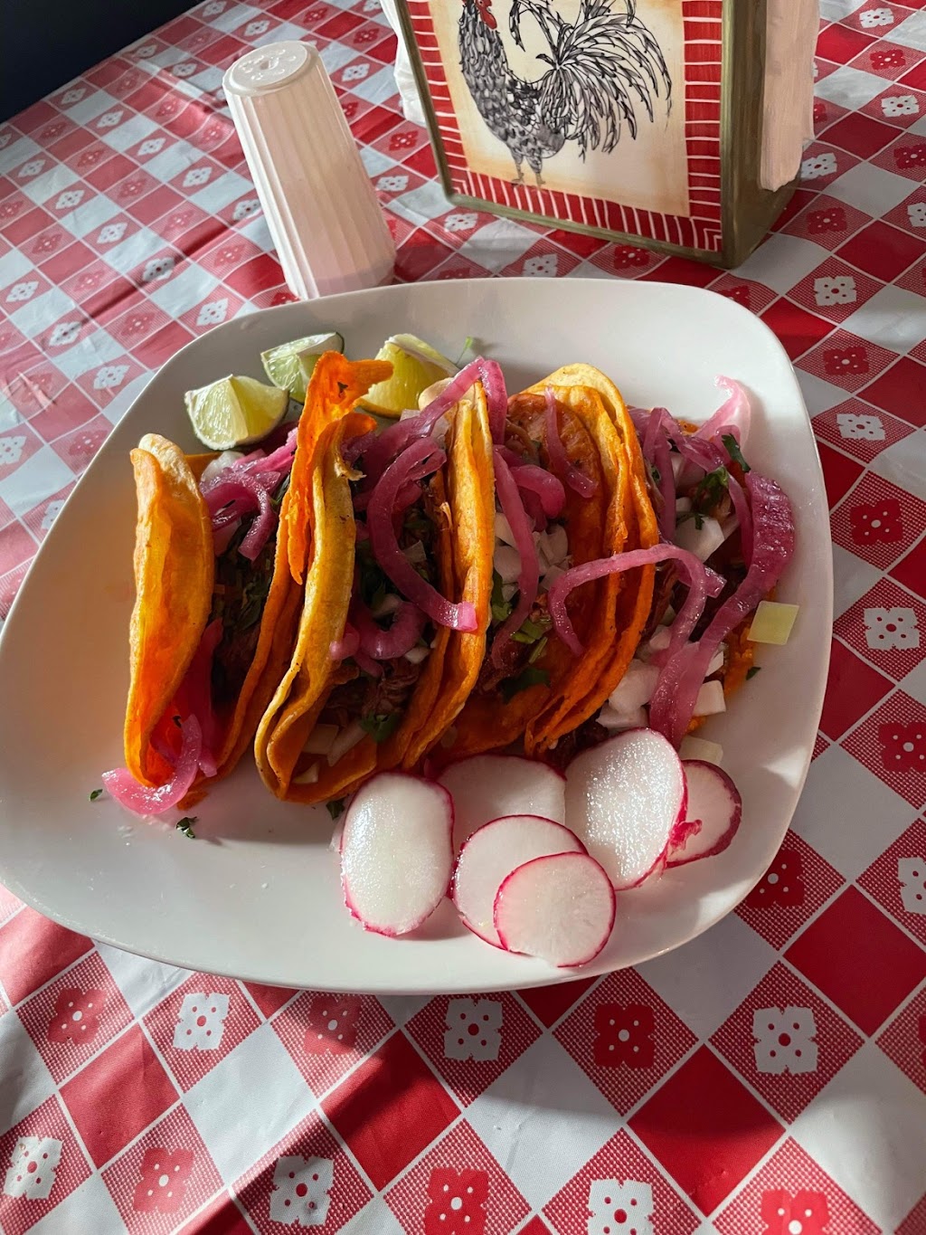 Mayita restaurant | restaurant | 108 N Belmont Blvd, Kansas City, MO 64123, USA | 8163890911 OR +1 816-389-0911