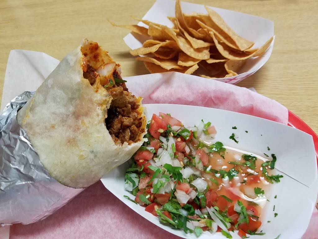 Taqueria El Tapatio | restaurant | 2420 Saviers Rd, Oxnard, CA 93033, USA | 8053859530 OR +1 805-385-9530