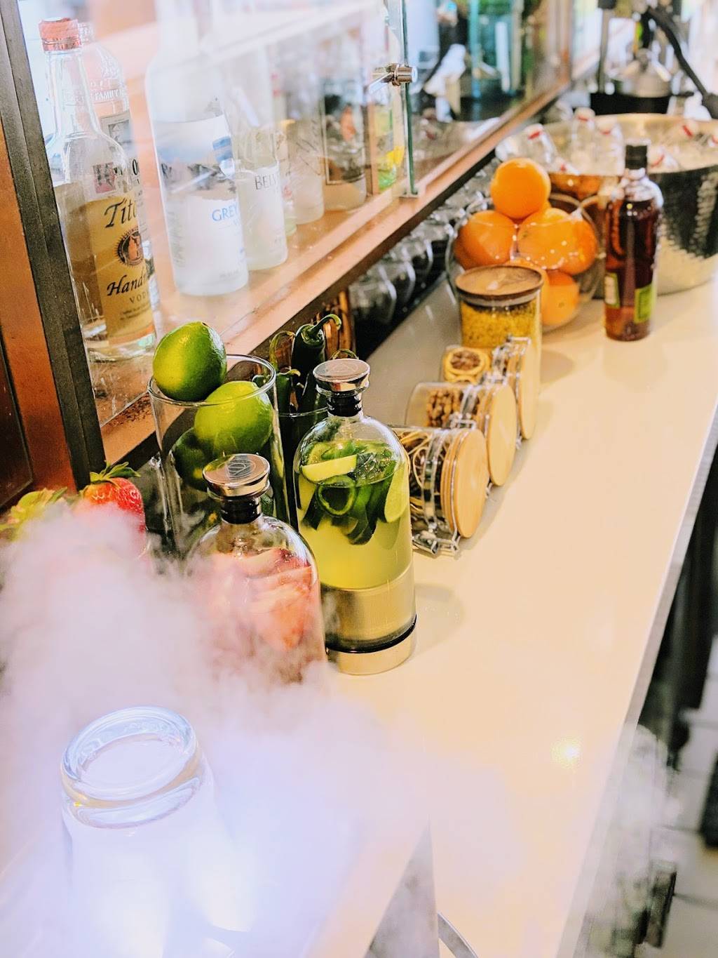 Luminous Restaurant and Lounge | restaurant | 725 Woodlake Dr, Chesapeake, VA 23320, USA | 7575231500 OR +1 757-523-1500