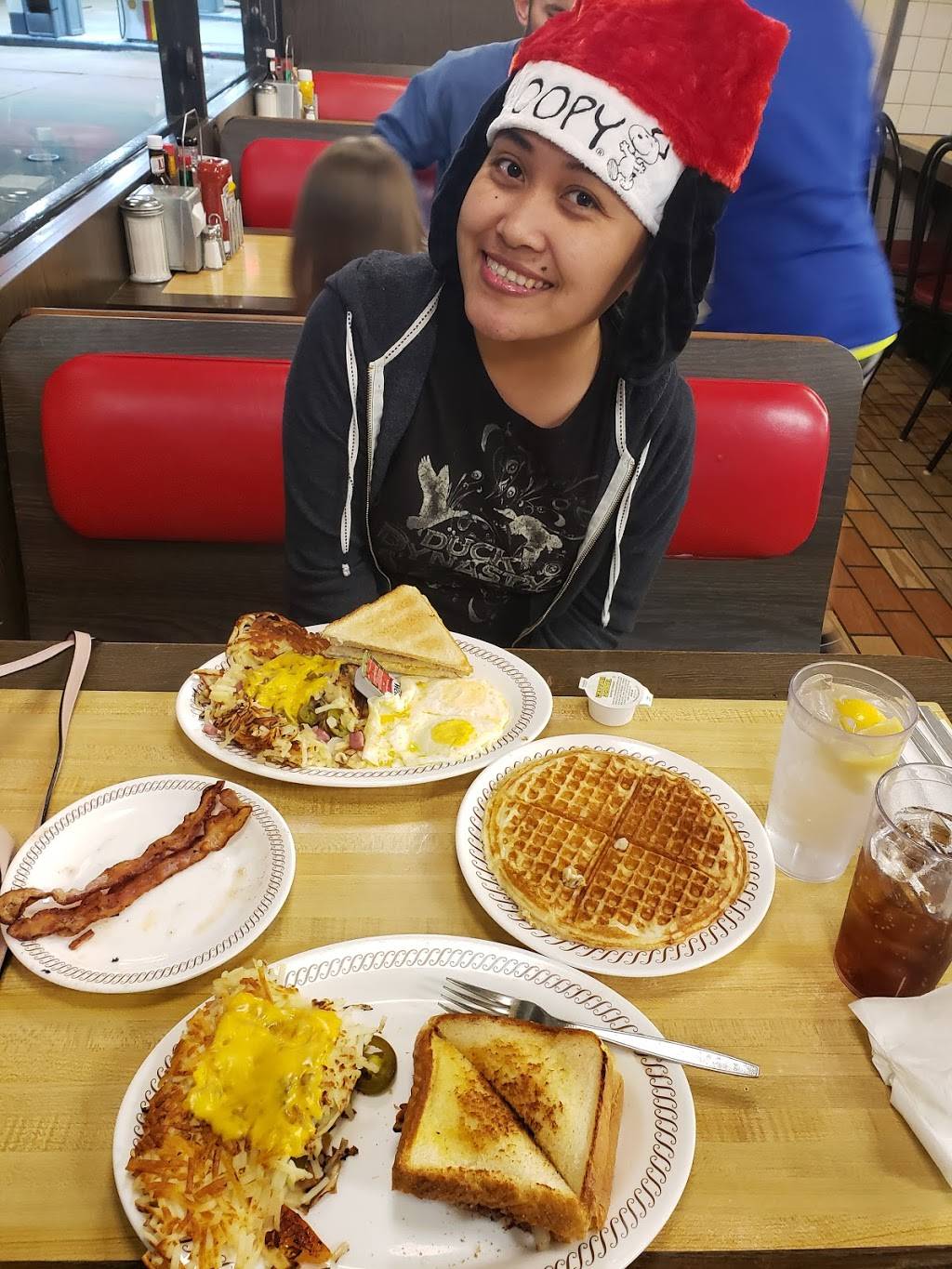 Waffle House | meal takeaway | 2140 Moody Pkwy, Moody, AL 35004, USA | 2056404579 OR +1 205-640-4579