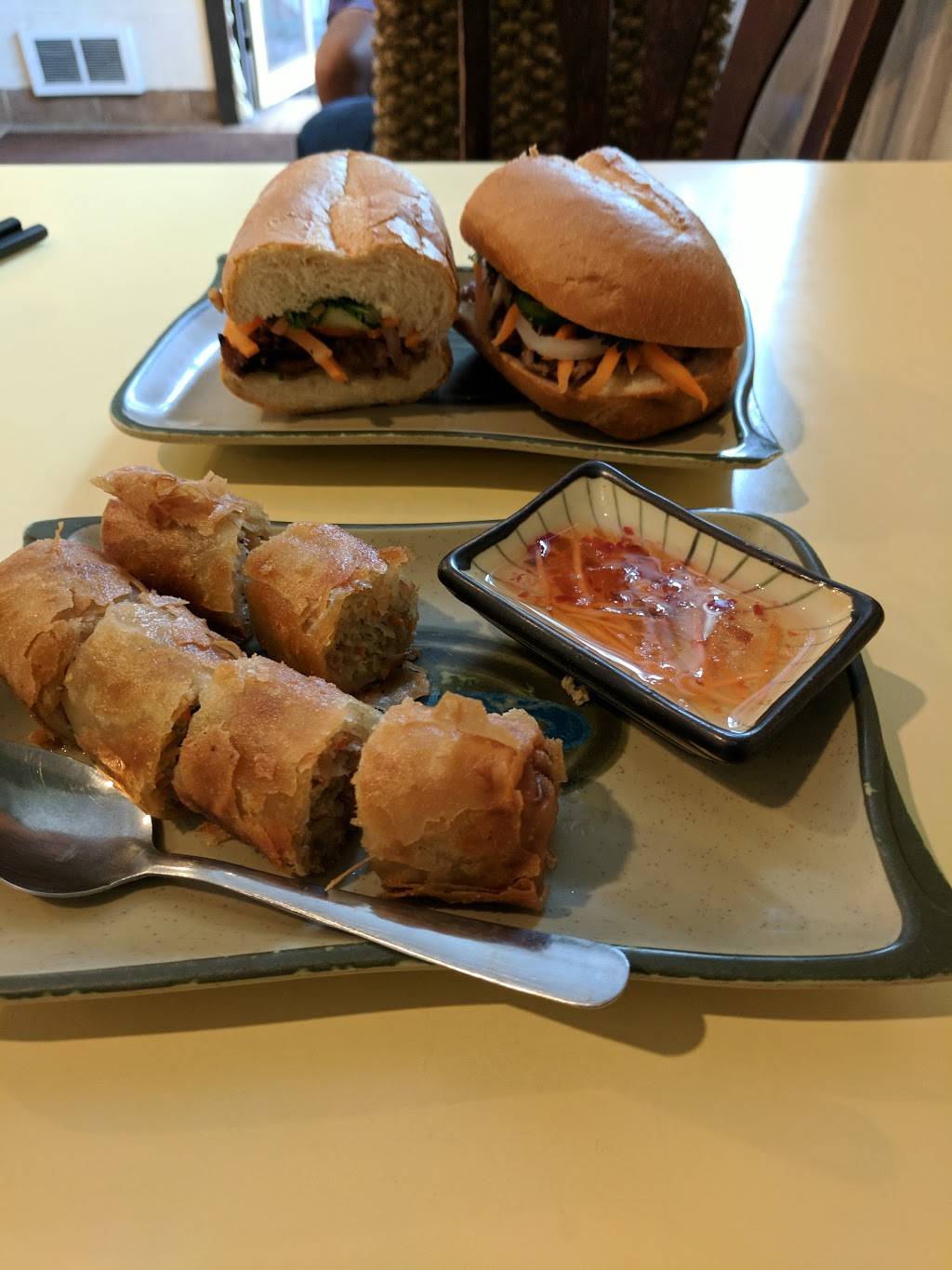 Jasmine Deli | restaurant | 2532 Nicollet Ave, Minneapolis, MN 55404, USA | 6128704700 OR +1 612-870-4700