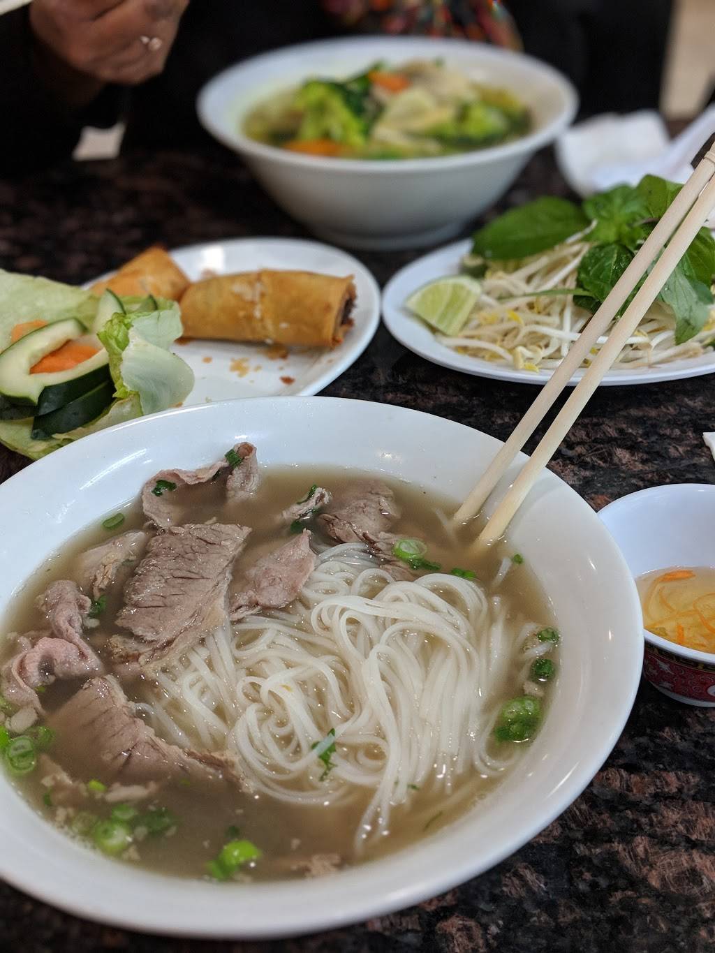 Pho Le Lai | restaurant | 2842 St Vincent St, Philadelphia, PA 19149, USA | 2153384787 OR +1 215-338-4787