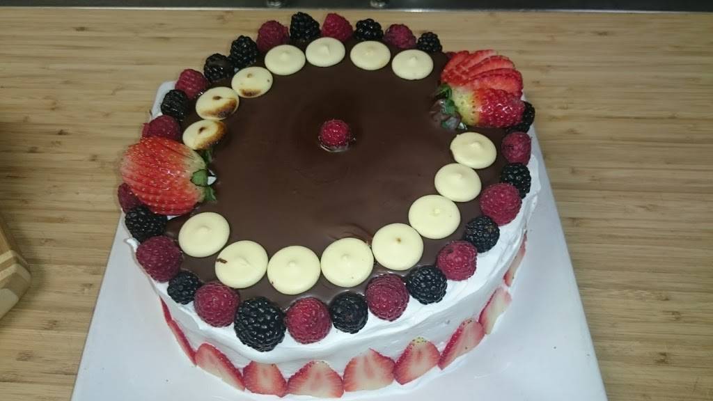 Restaurant Le Parvis Du Vieux | restaurant | 1295 Rue Girouard O, Saint-Hyacinthe, QC J2S 2Z2, Canada | 4507740007 OR +1 450-774-0007