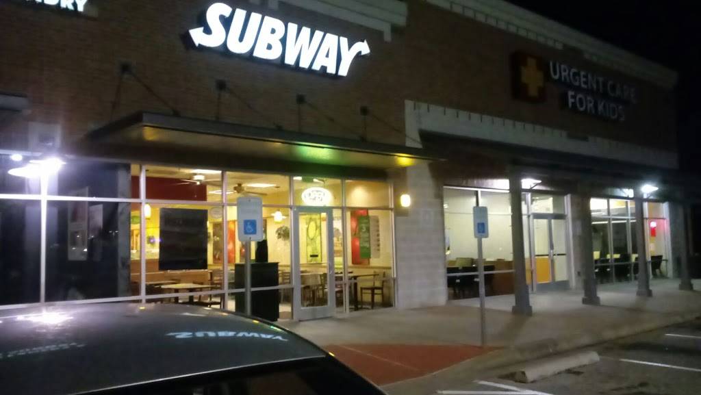 Subway Restaurants | restaurant | Shops at Forest Commons, 3750 Gattis School Rd #800, Round Rock, TX 78664, USA | 5123880428 OR +1 512-388-0428