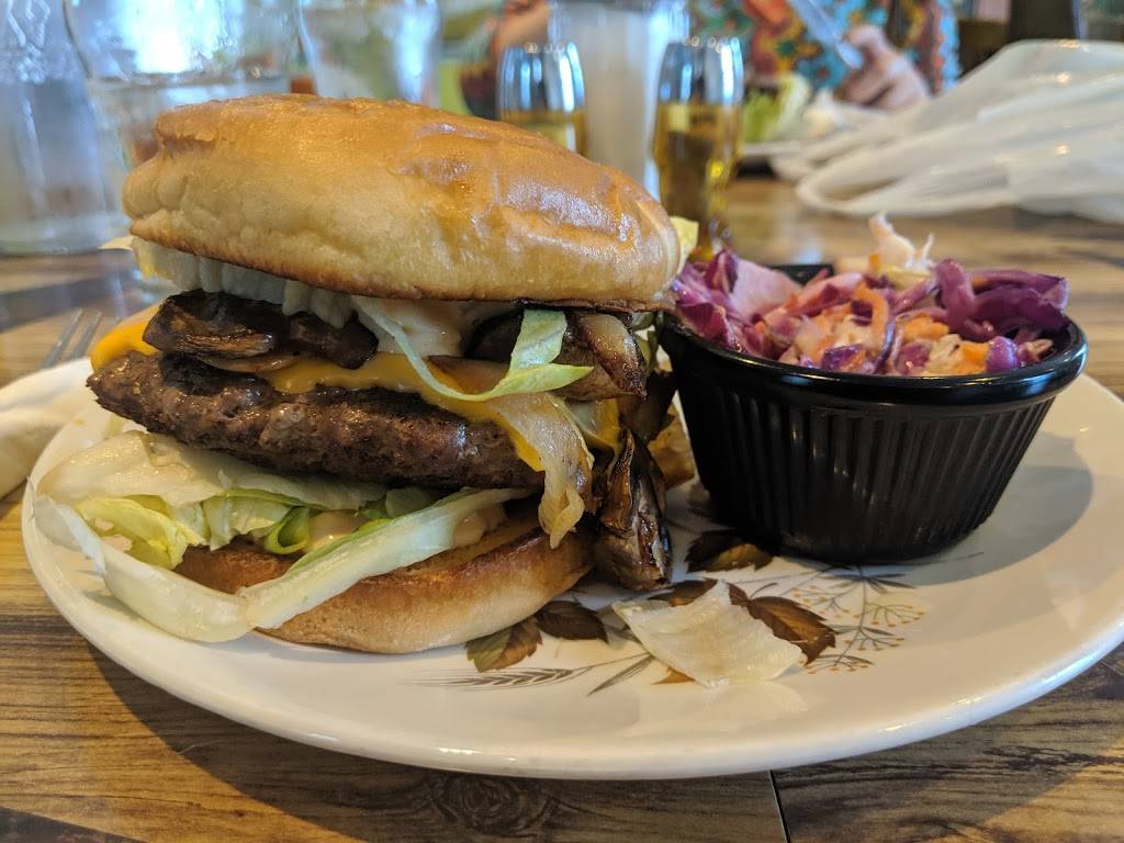 Pete & Kay Diner | restaurant | 946 King St W, Hamilton, ON L8S 1K8, Canada | 2892469043 OR +1 289-246-9043