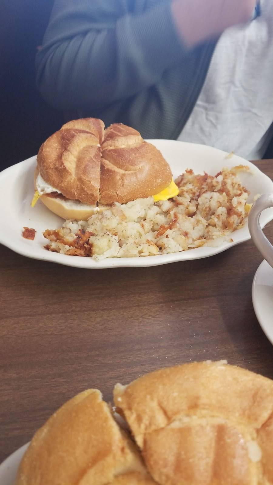 Big Tomato | restaurant | 697 Main St # 2, Poughkeepsie, NY 12601, USA | 8454527850 OR +1 845-452-7850