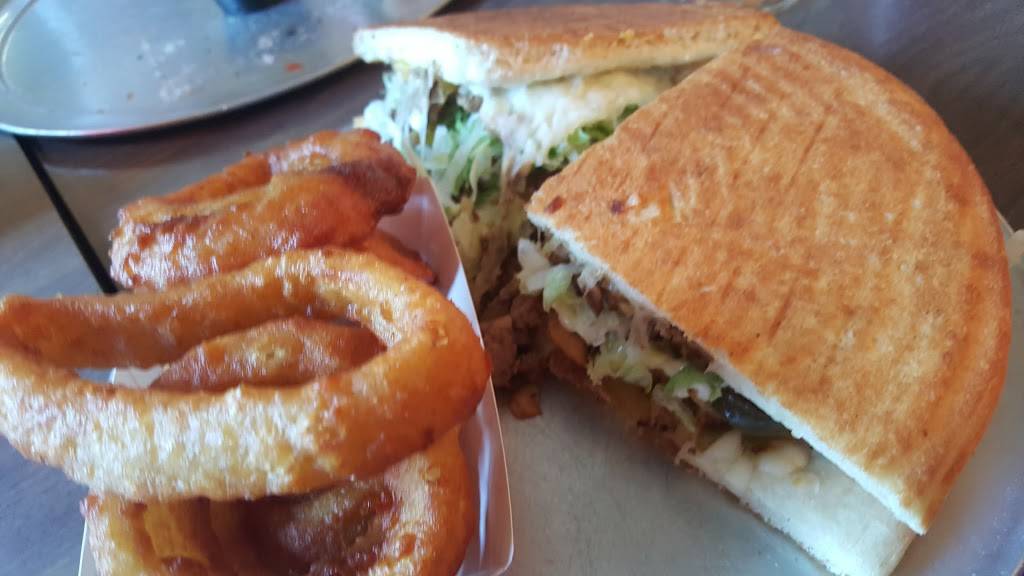 Marinas Pizza | restaurant | 229 W Main St, Wardensville, WV 26851, USA | 3048743600 OR +1 304-874-3600