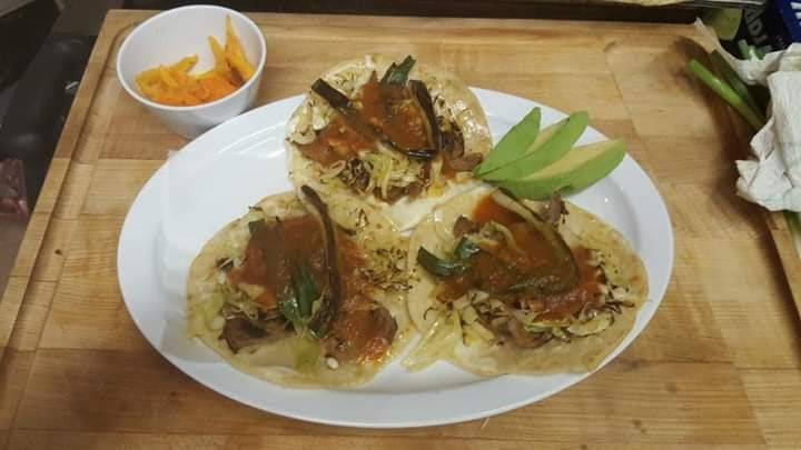 Pupuseria Emily | restaurant | 551 E Wyoming Ave, Philadelphia, PA 19120, USA | 2154037167 OR +1 215-403-7167