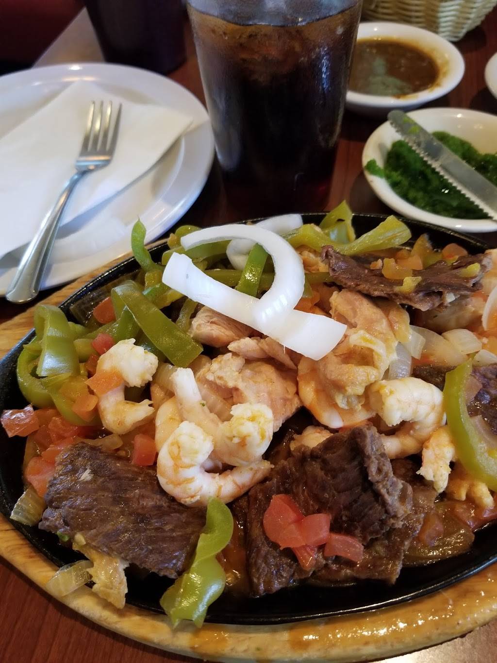 Mariscos Espinoza Riverside | restaurant | 10165 Hole Ave, Riverside, CA 92503, USA | 9516379123 OR +1 951-637-9123