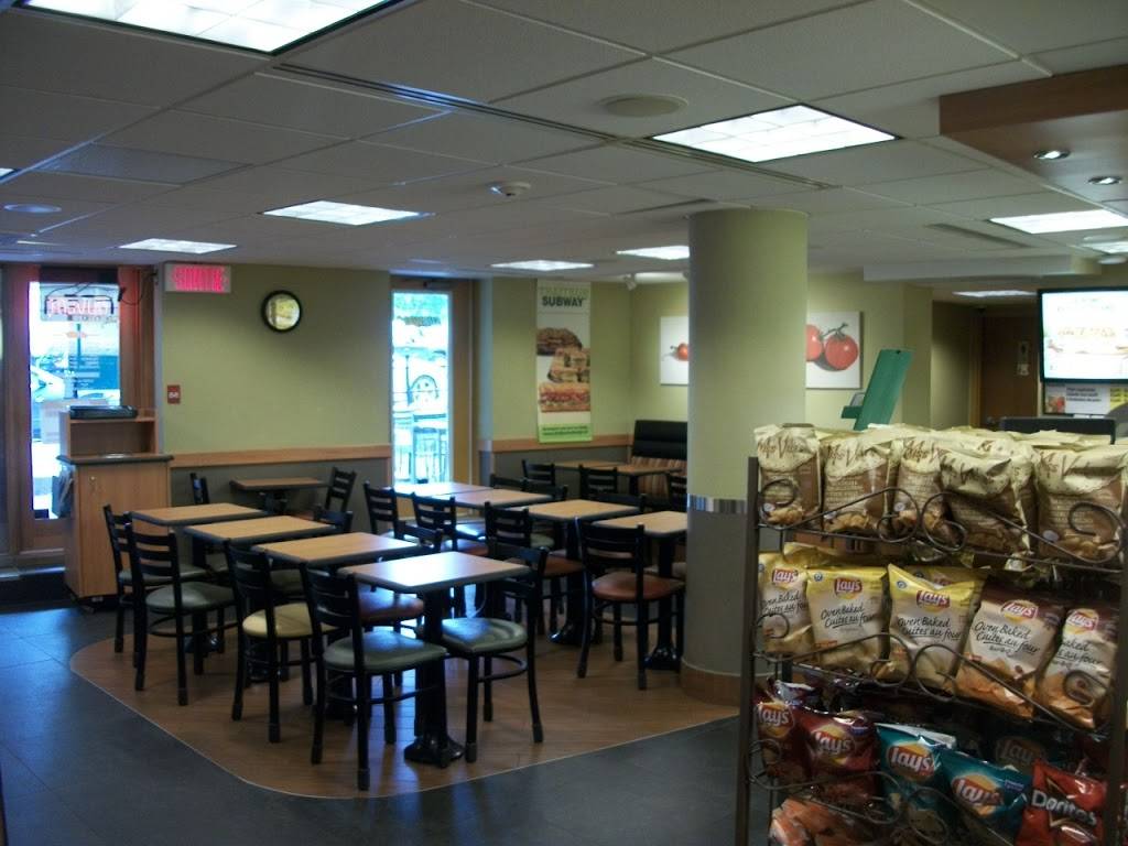 Subway | restaurant | 1196 Rue dArtigny, Québec, QC G1R 3N8, Canada | 4185257075 OR +1 418-525-7075