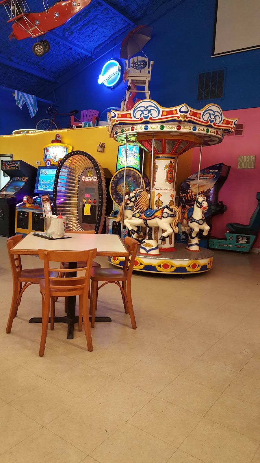 Burger Barge Boardwalk | restaurant | 2805, 123 Meadow Ave, East Peoria, IL 61611, USA | 3096986161 OR +1 309-698-6161