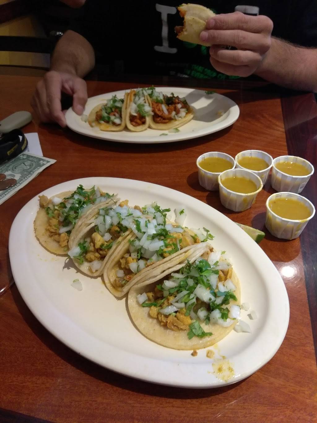 Tacos Móre | restaurant | 5666 Etiwanda Ave C, Mira Loma, CA 91752, USA | 9513326696 OR +1 951-332-6696