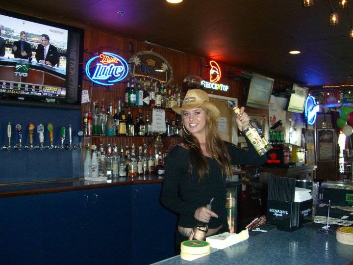 Pirates Bar & Grill | restaurant | 450 S Victoria Ave Oxnard, CA 93030, Oxnard, CA 93030, USA | 8059840046 OR +1 805-984-0046