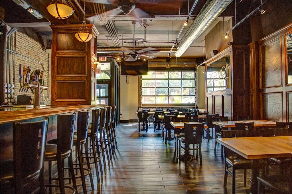 The Reservoir | restaurant | 844 W Montrose Ave, Chicago, IL 60613, USA | 7732754000 OR +1 773-275-4000