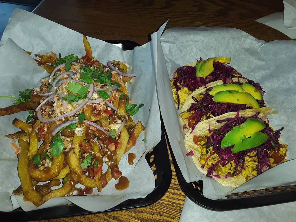 The Hens Roost | restaurant | 1916 G St, Bakersfield, CA 93301, USA | 6618647048 OR +1 661-864-7048