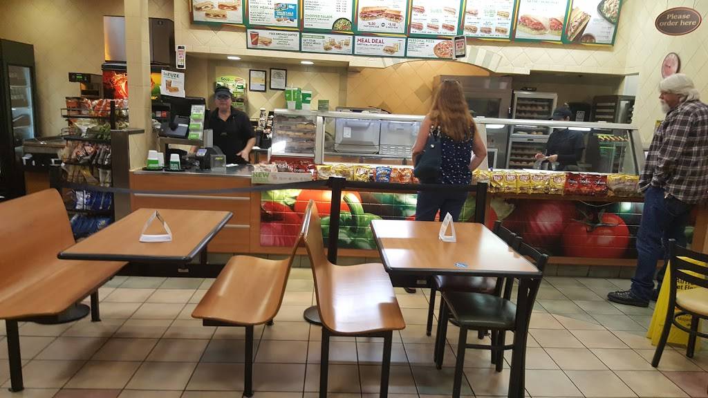 Subway | restaurant | 2811 Saviers Rd, Oxnard, CA 93033, USA | 8054872900 OR +1 805-487-2900