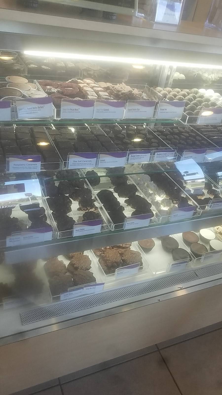 Cold Stone Creamery | bakery | 11 W 112th Ave, Crown Point, IN 46307, USA | 2196639010 OR +1 219-663-9010