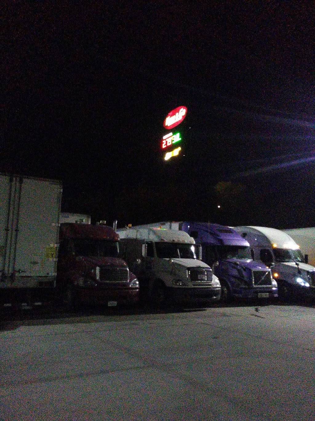 Kum & Go | meal takeaway | 101 Village Dr, Tiffin, IA 52340, USA | 3195452290 OR +1 319-545-2290