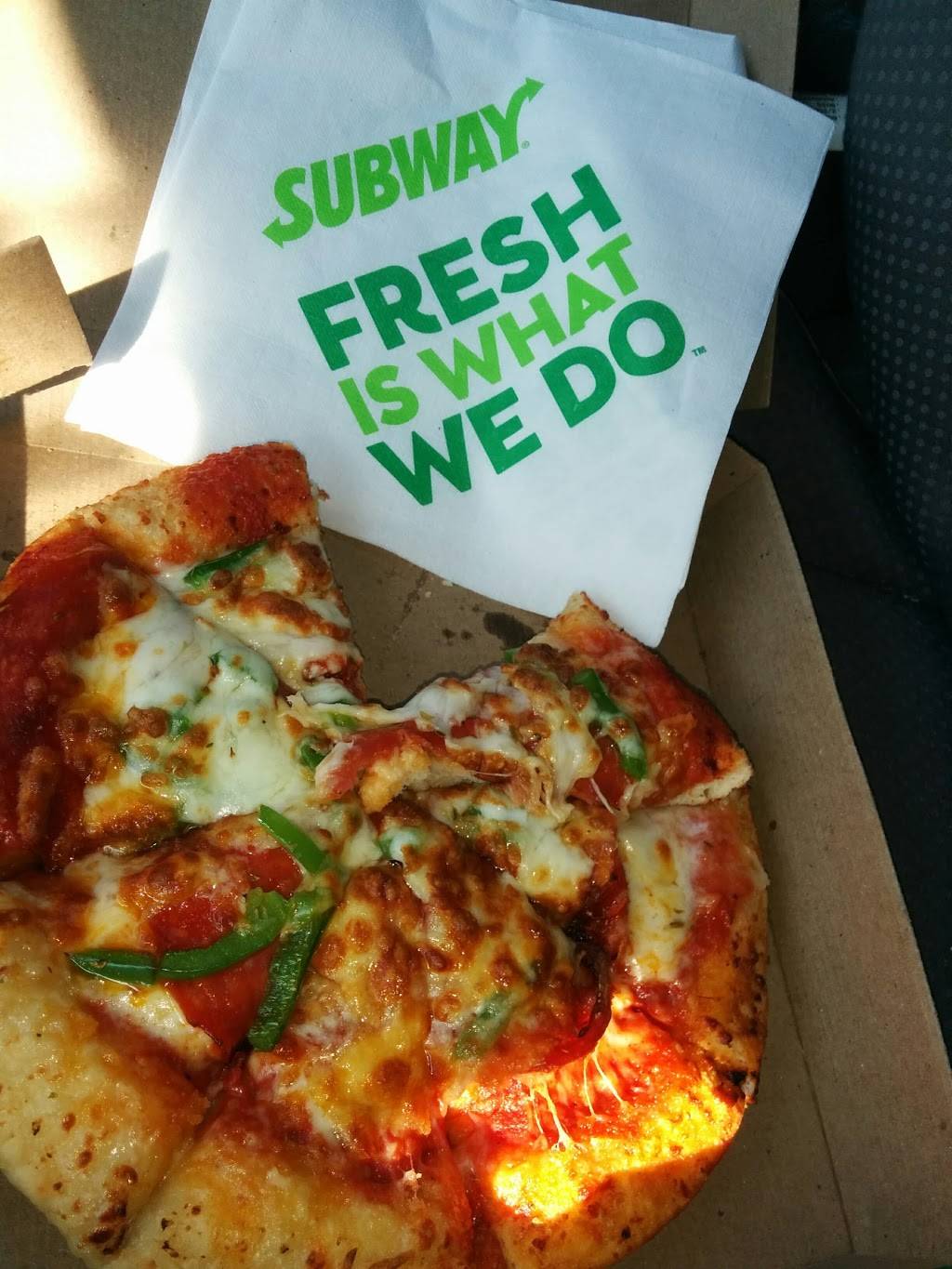 Subway Restaurants | restaurant | 10113 Main St, Hebron, IL 60034, USA | 8156484181 OR +1 815-648-4181