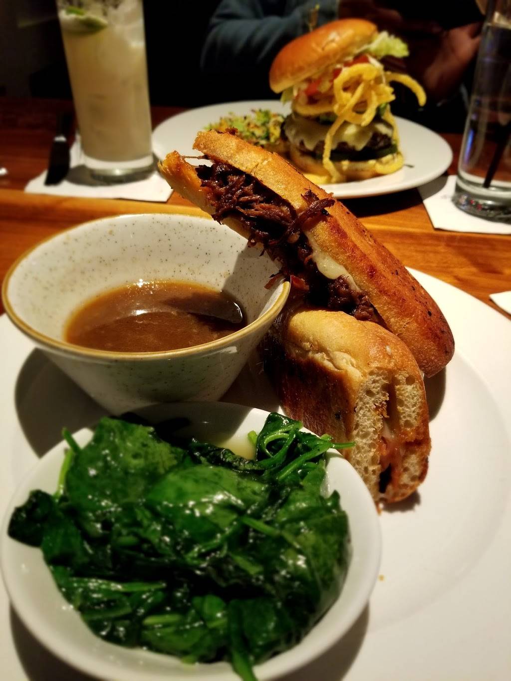 Burtons Grill & Bar of Alexandria | restaurant | 6452 Old Beulah St, Alexandria, VA 22315, USA | 7039221730 OR +1 703-922-1730