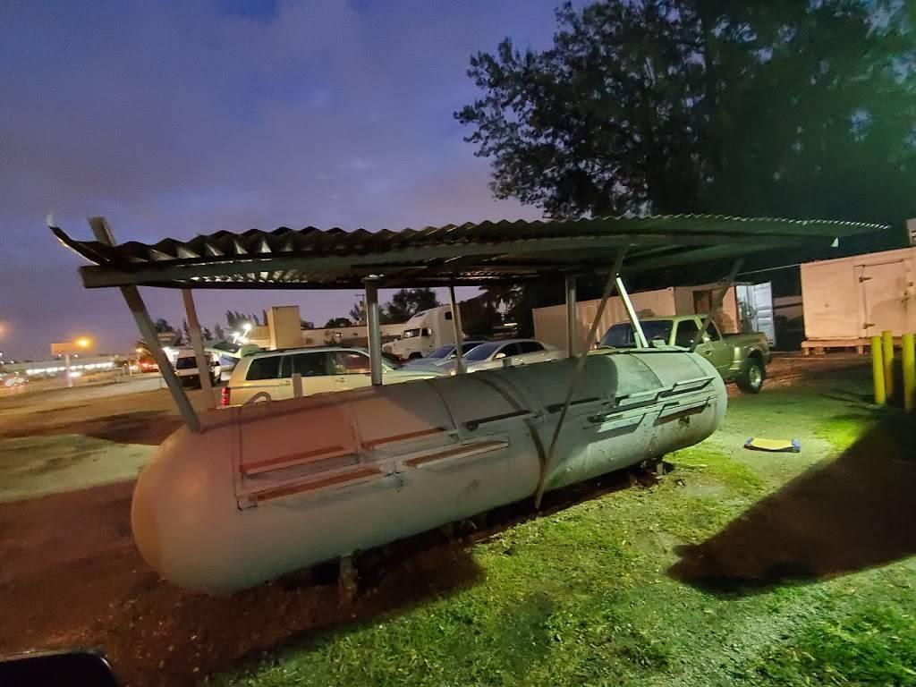 BBQ Rib Shack | restaurant | 12101 NW 27th Ave, Miami, FL 33167, USA | 3056813536 OR +1 305-681-3536