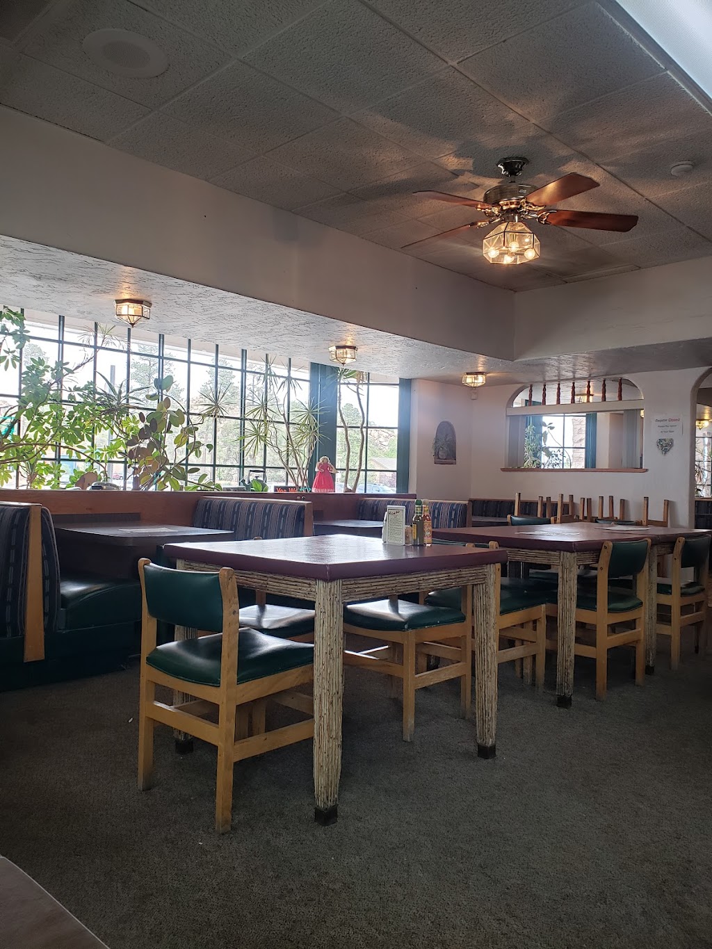 Waffles-N-More | restaurant | 1365 Iron Springs Rd, Prescott, AZ 86305, USA | 9287783039 OR +1 928-778-3039