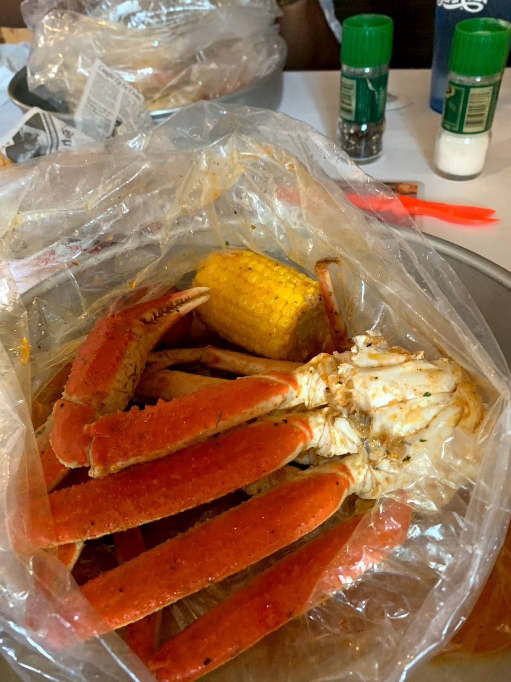 Hot n Juicy Crab | restaurant | 9642 S Western Ave, Evergreen Park, IL 60805, USA | 7086343060 OR +1 708-634-3060