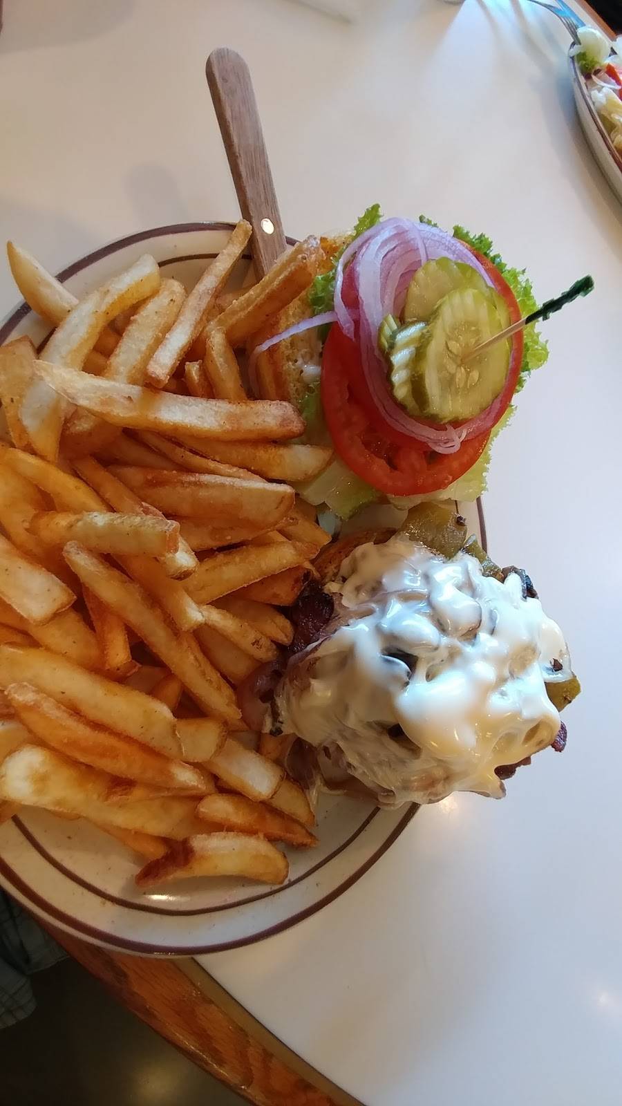 A Js Cafe & Grill | restaurant | 2800 Geer Rd, Turlock, CA 95382, USA | 2096674661 OR +1 209-667-4661