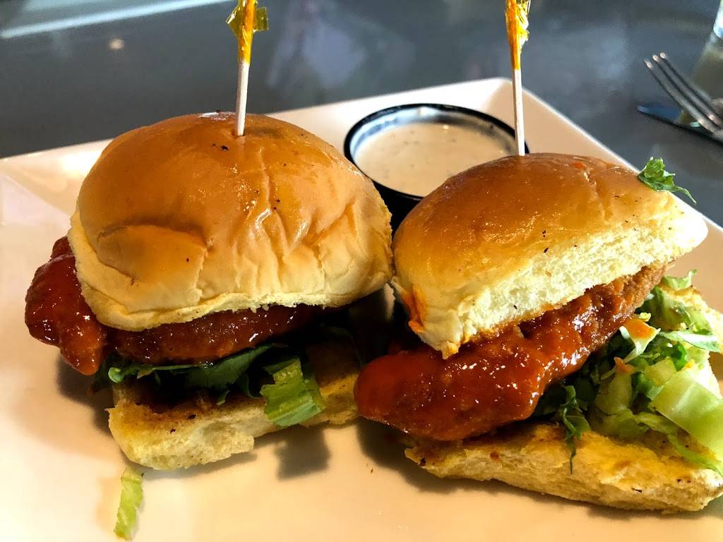 Bakers Water Street Bar & Grille | restaurant | 4 Robbins Pkwy, Toms River, NJ 08753, USA | 7322404800 OR +1 732-240-4800