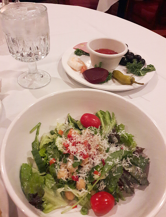 Lellis Inn | restaurant | 885 N Opdyke Rd, Auburn Hills, MI 48326, USA | 2483734440 OR +1 248-373-4440