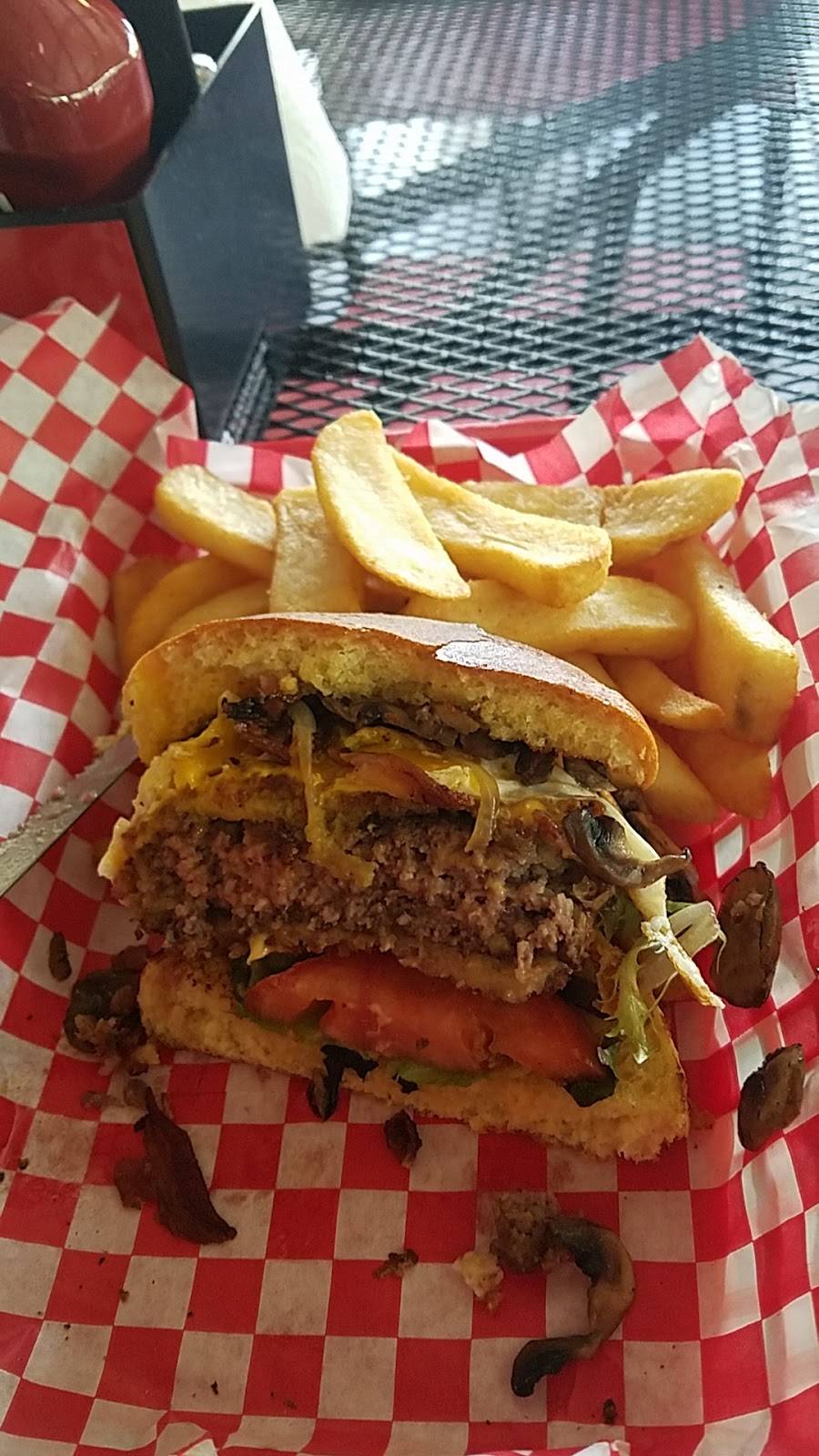 Hometown Grill | restaurant | 4856 Hog Mountain Rd, Flowery Branch, GA 30542, USA | 4707789230 OR +1 470-778-9230