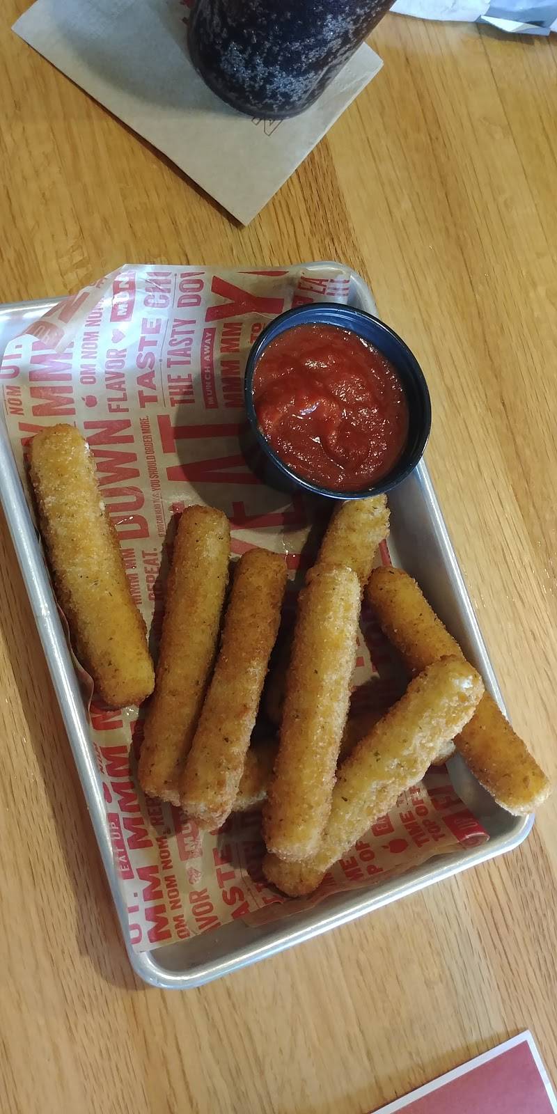 Applebees Grill + Bar | restaurant | 400 Old Franklin Turnpike Unit #204, Rocky Mount, VA 24151, USA | 5404897772 OR +1 540-489-7772