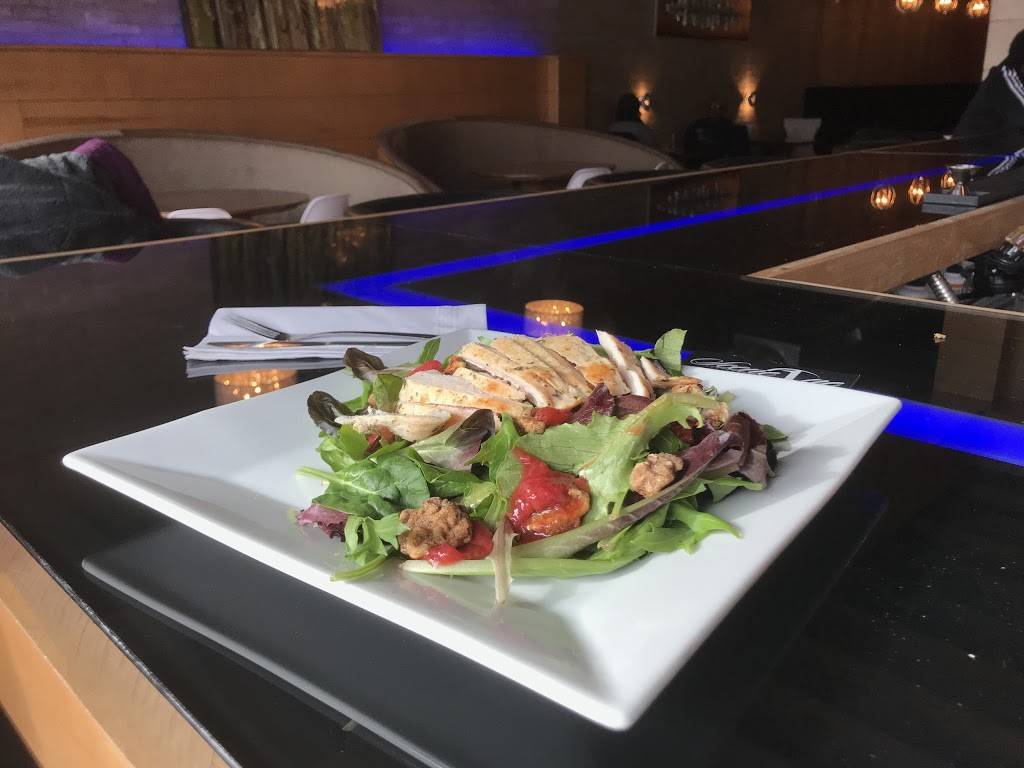 Scene 1 Restaurant and Lounge | restaurant | 5526 W North Ave, Milwaukee, WI 53208, USA | 4143234321 OR +1 414-323-4321