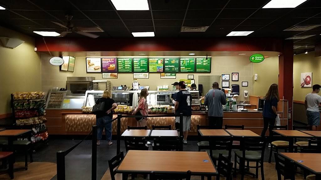 Subway Restaurants | restaurant | 26795 E. Hwy 380, Suite 1100, Magnolia Crossing, Aubrey, TX 76227, USA | 9723476253 OR +1 972-347-6253