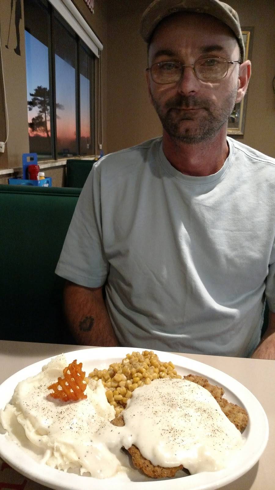 Cranberry Hills Golf Grill Pub | restaurant | 5965 OH-103, New Washington, OH 44854, USA | 4194922192 OR +1 419-492-2192