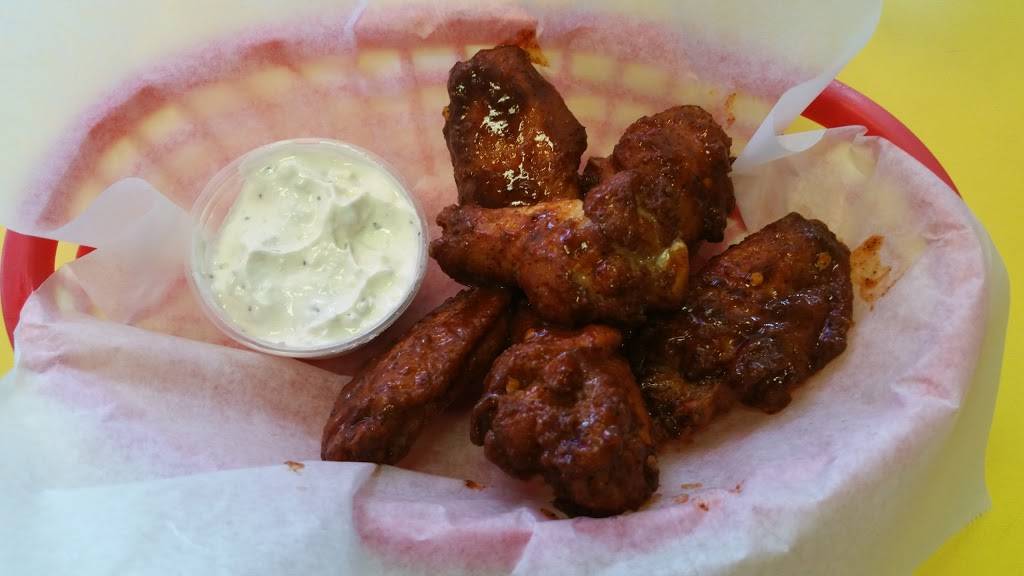 Dixies Dog House | meal takeaway | 250 107th Ave, Treasure Island, FL 33706, USA | 7273606001 OR +1 727-360-6001