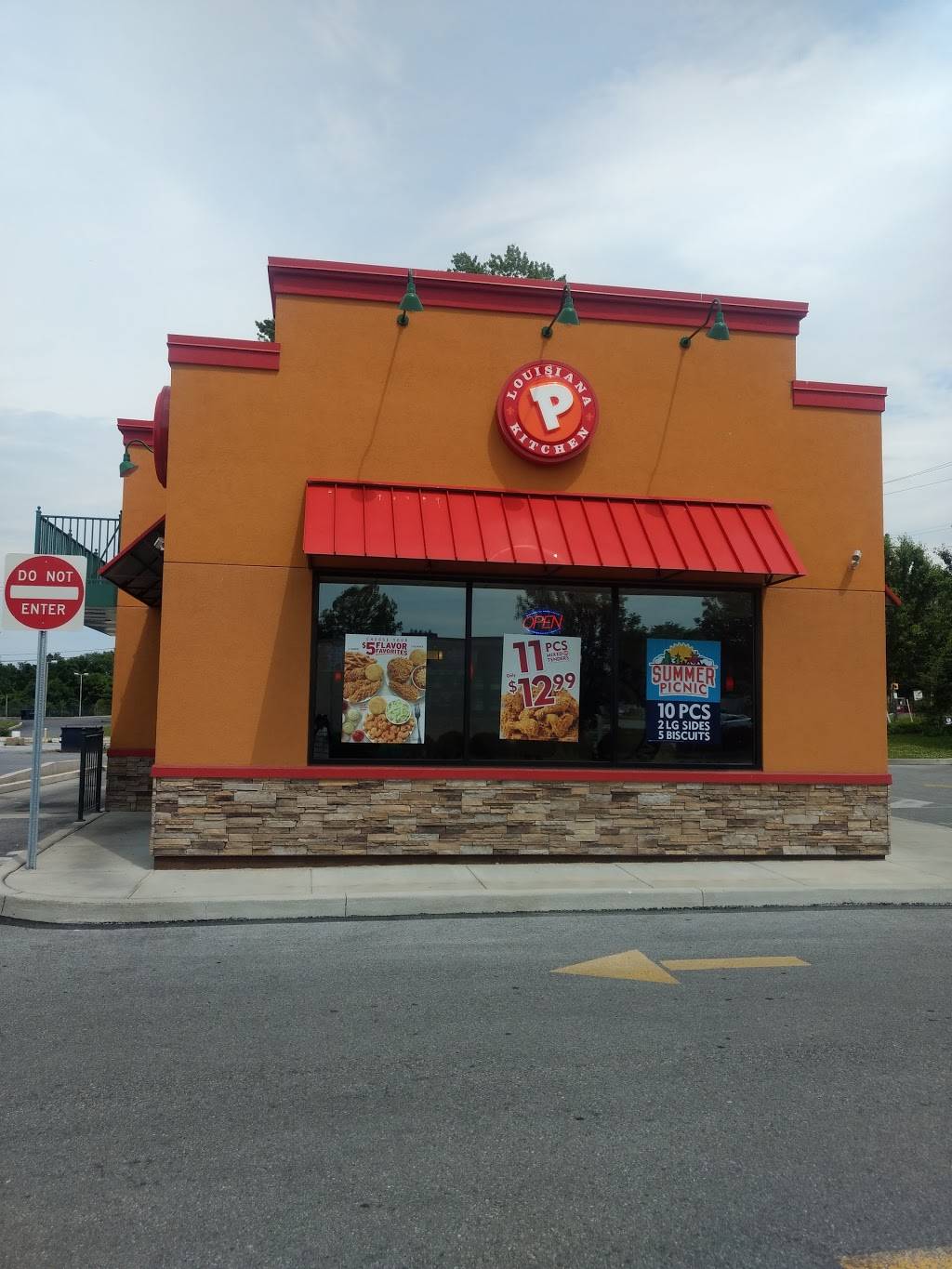 Popeyes Louisiana Kitchen | restaurant | 1839 E Lincoln Hwy, Coatesville, PA 19320, USA | 6103800100 OR +1 610-380-0100