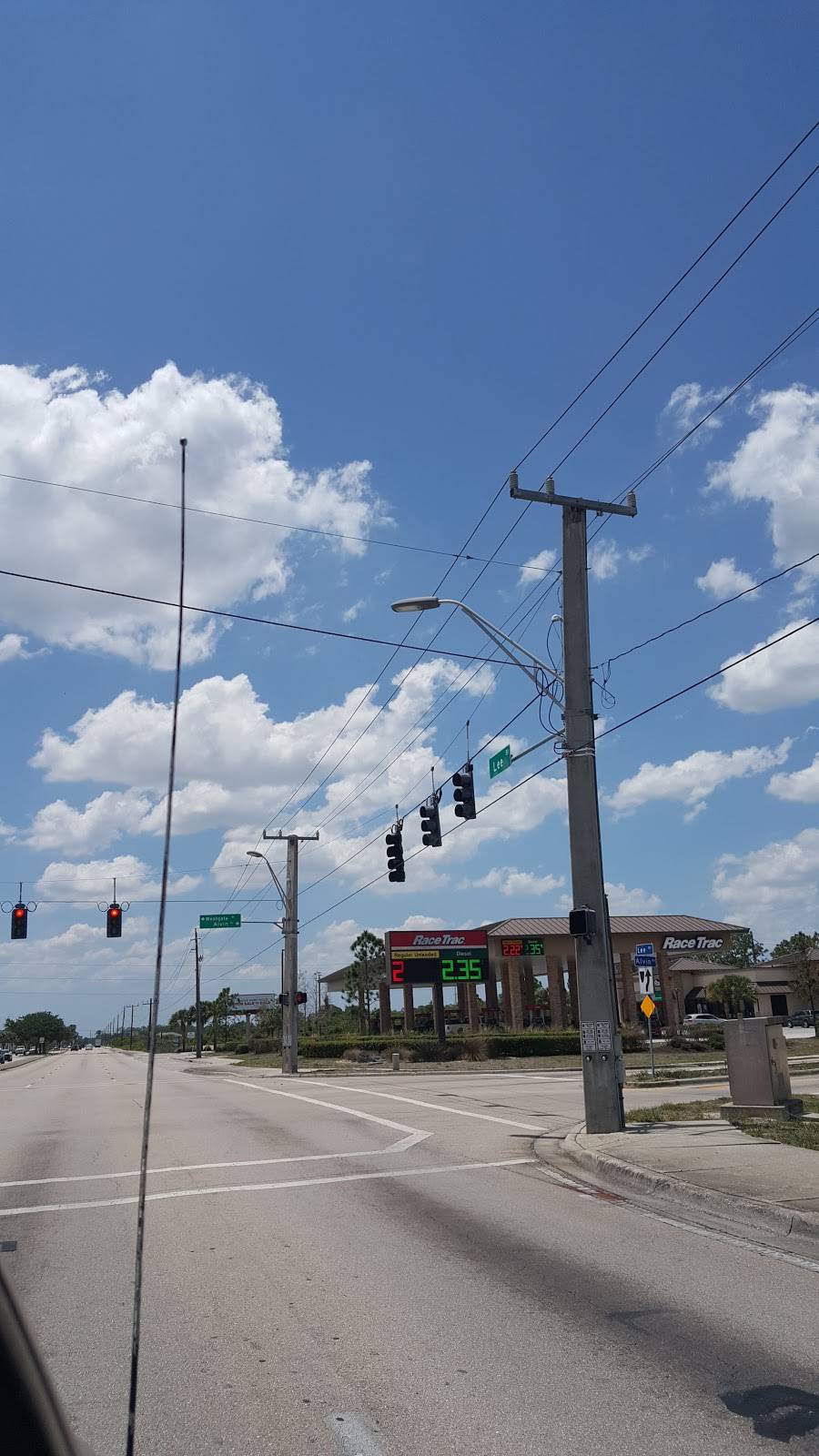 RaceTrac | bakery | 5570 Lee Blvd, Lehigh Acres, FL 33971, USA | 2393320775 OR +1 239-332-0775