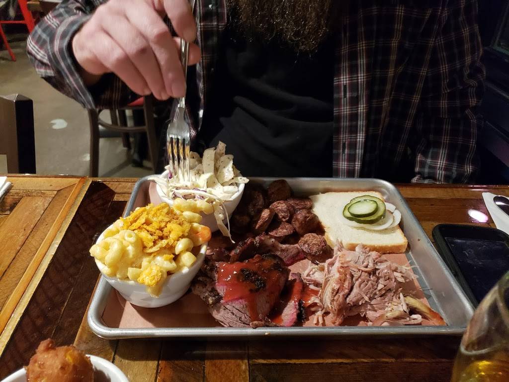 Station Family + BBQ | restaurant | 400 Wyoming Ave, Cincinnati, OH 45215, USA | 5136796797 OR +1 513-679-6797