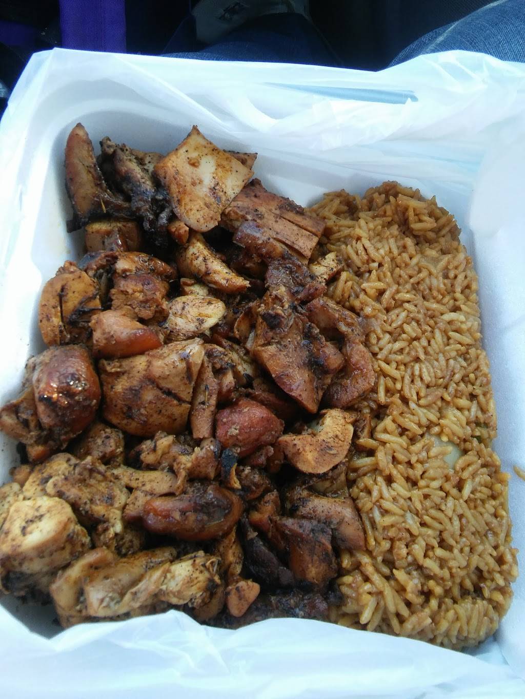 Waynes BBQ & Cajun | restaurant | 5401 S Wentworth Ave, Chicago, IL 60609, USA | 7735362282 OR +1 773-536-2282