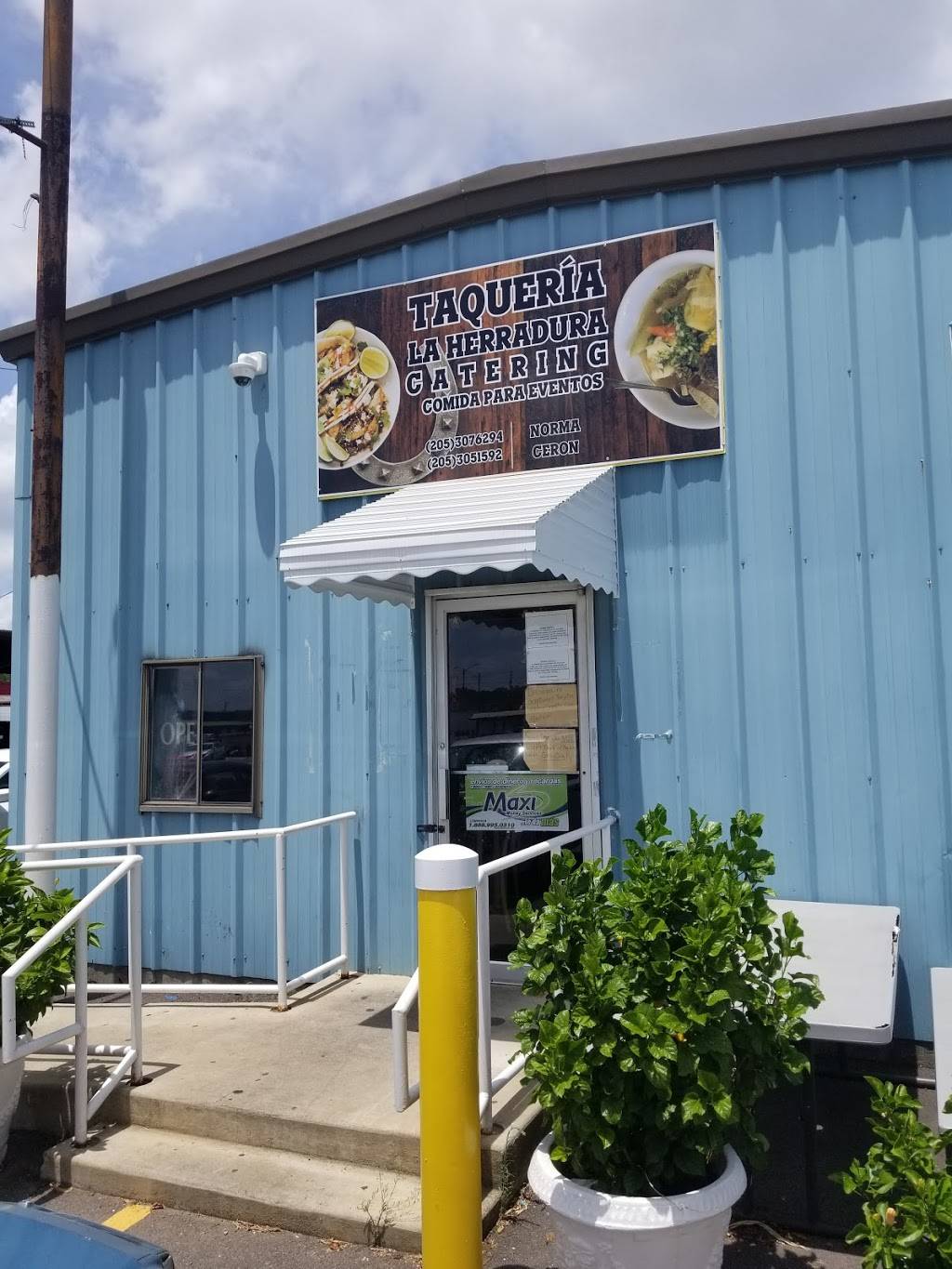 Taquería La Herradura | restaurant | 348 Finley Alley, Birmingham, AL 35204, USA | 2053056294 OR +1 205-305-6294