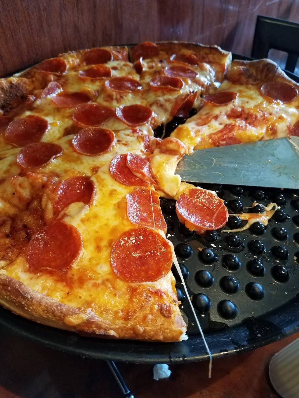 Yiannis House of Pizza | restaurant | 155 Main St, South Paris, ME 04281, USA | 2077436660 OR +1 207-743-6660