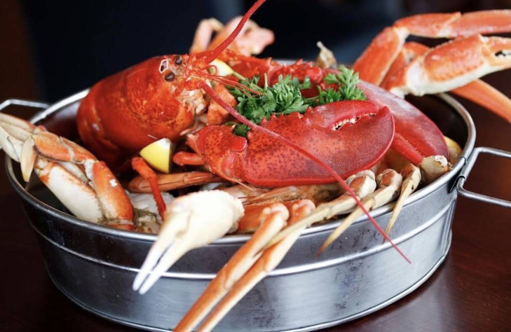 Desi Vega’s Seafood and Prime Steaks | restaurant | 111 Veterans Blvd #150, Metairie, LA 70005, USA | 5042932490 OR +1 504-293-2490