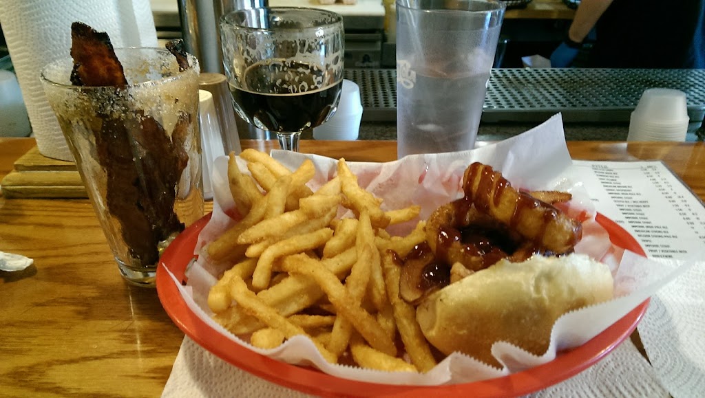 Ds Six Pax and Dogz | restaurant | 1118 S Braddock Ave, Swissvale, PA 15218, USA | 4122414666 OR +1 412-241-4666