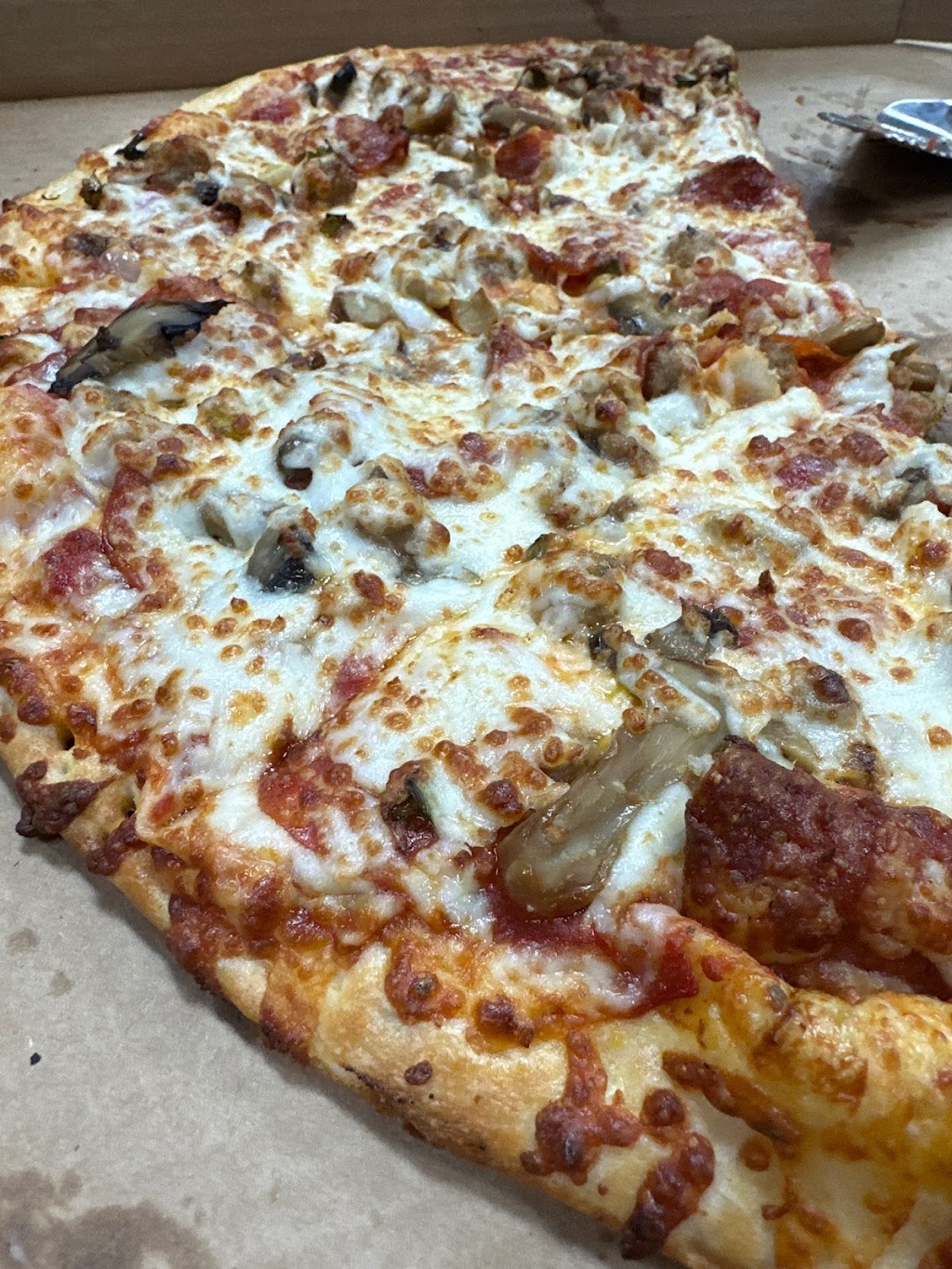 The Legends Pizza | meal delivery | 632 Wears Valley Rd Suite B, Pigeon Forge, TN 37863, USA | 8653667639 OR +1 865-366-7639