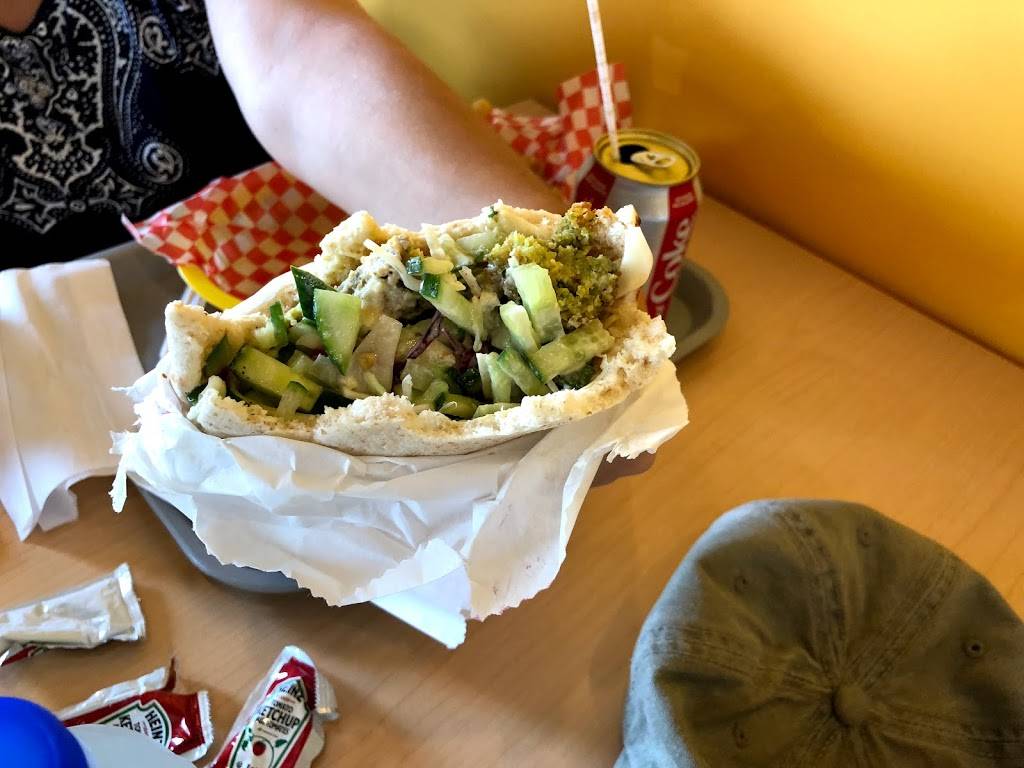 Maison Chickpea | restaurant | 2362 46e Avenue, Lachine, QC H8T 2P3, Canada | 5144200505 OR +1 514-420-0505