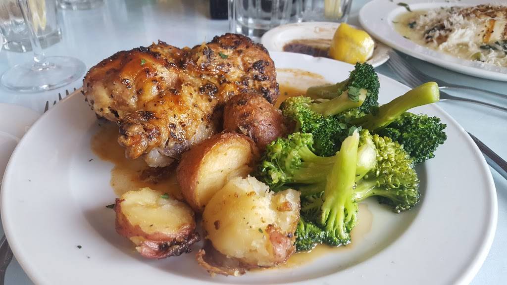 Della Santinas | restaurant | 133 E Napa St, Sonoma, CA 95476, USA | 7079350576 OR +1 707-935-0576