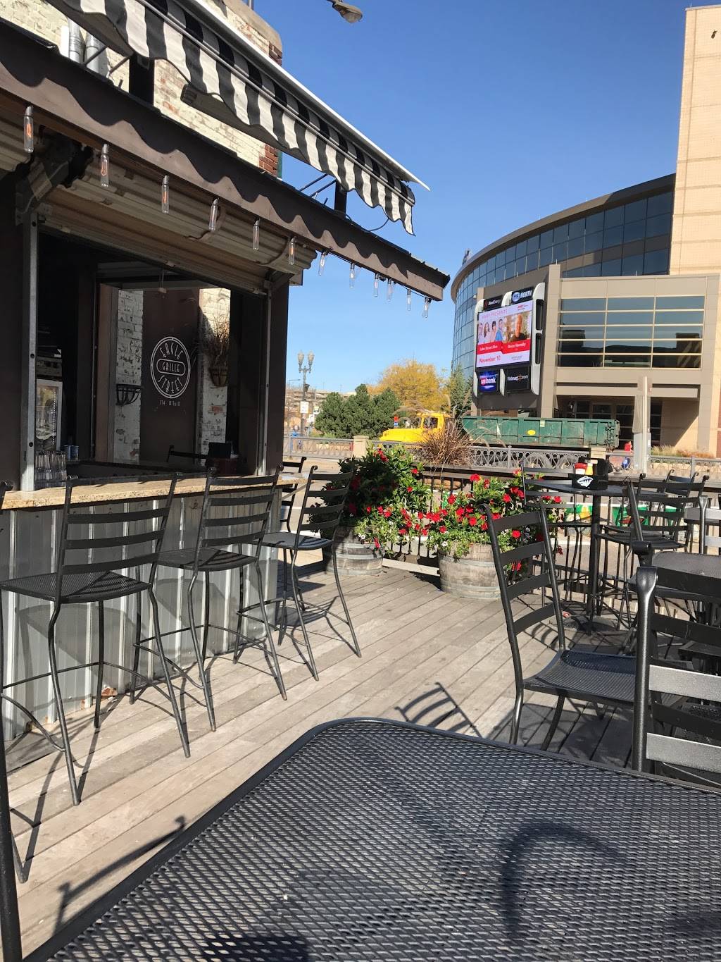 Eagle Street Grille | restaurant | 174 7th St W, St Paul, MN 55102, USA | 6512251382 OR +1 651-225-1382