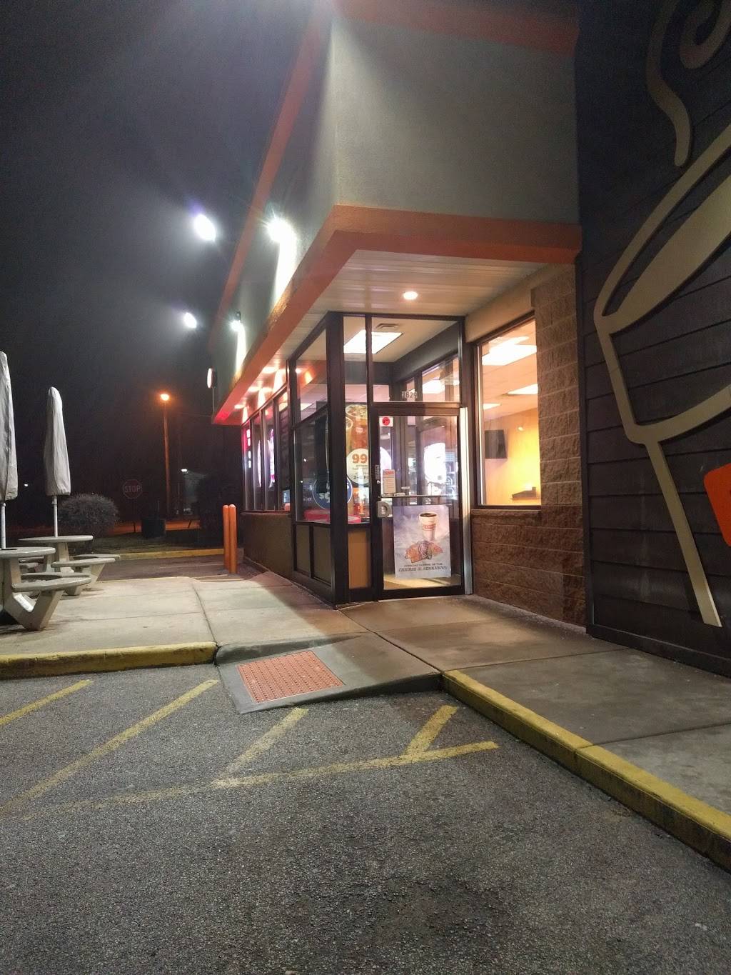 Dunkin | cafe | 2829 22nd St, North Chicago, IL 60064, USA | 8476890054 OR +1 847-689-0054