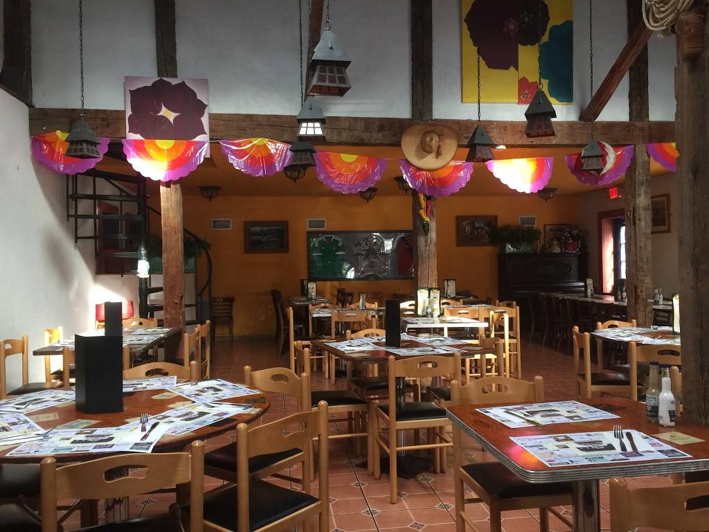 El Rancho | restaurant | 2904 NY-32, Saugerties, NY 12477, USA | 8452462797 OR +1 845-246-2797